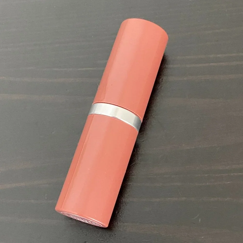 Clinique Dramatically Different Tenderheart lipstick